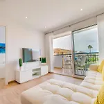 Apartment With Communal Pool Access